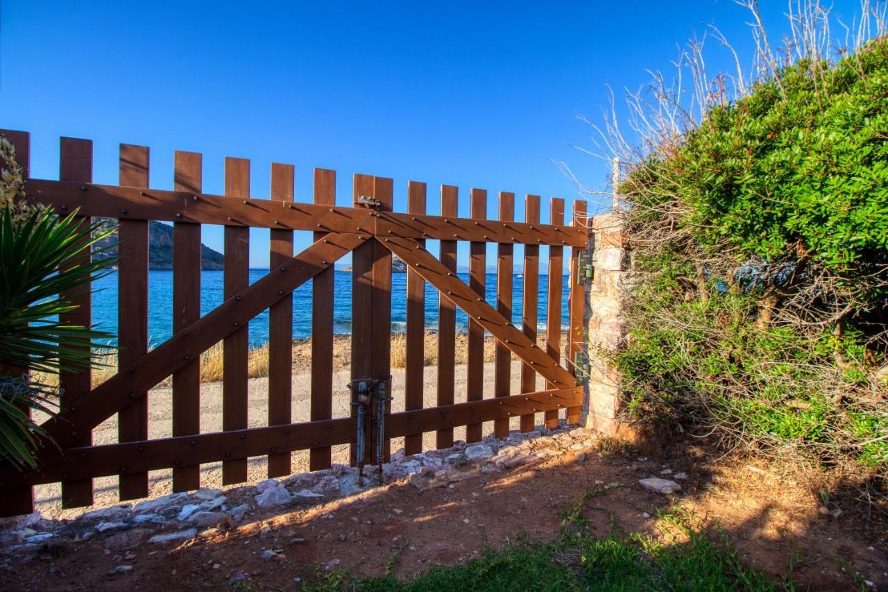 Summer Villa In Porto Rafti Exterior photo