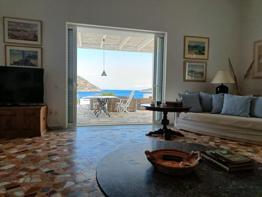 Summer Villa In Porto Rafti Exterior photo