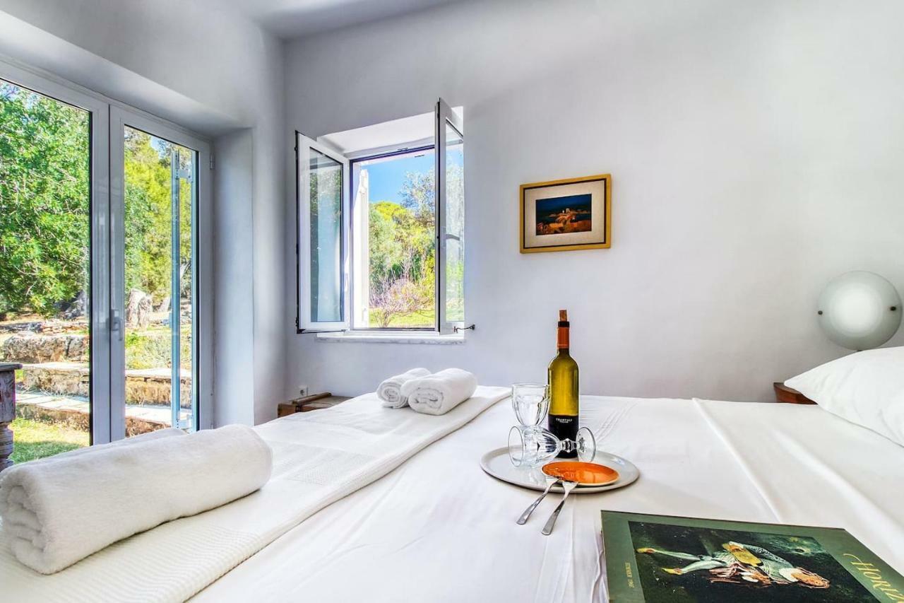Summer Villa In Porto Rafti Exterior photo