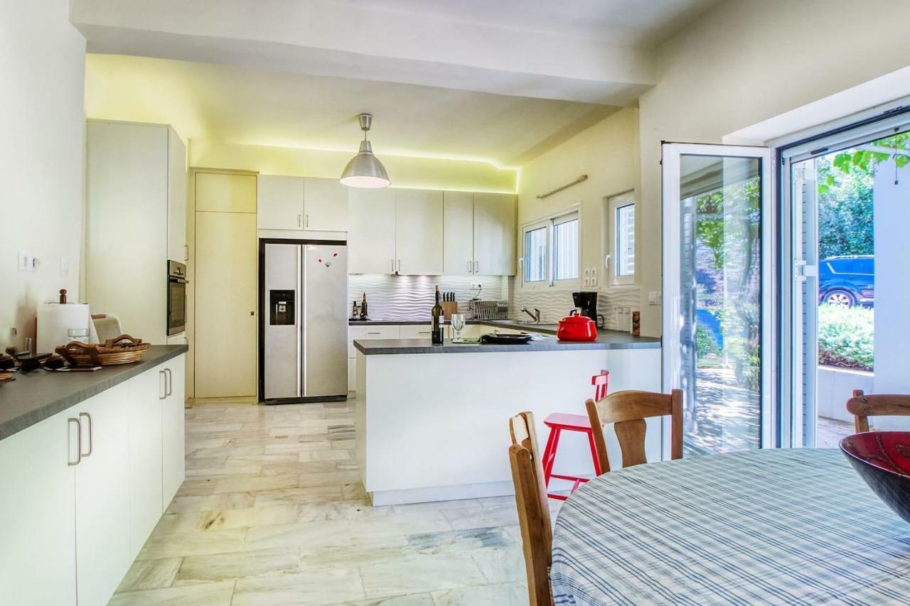 Summer Villa In Porto Rafti Exterior photo